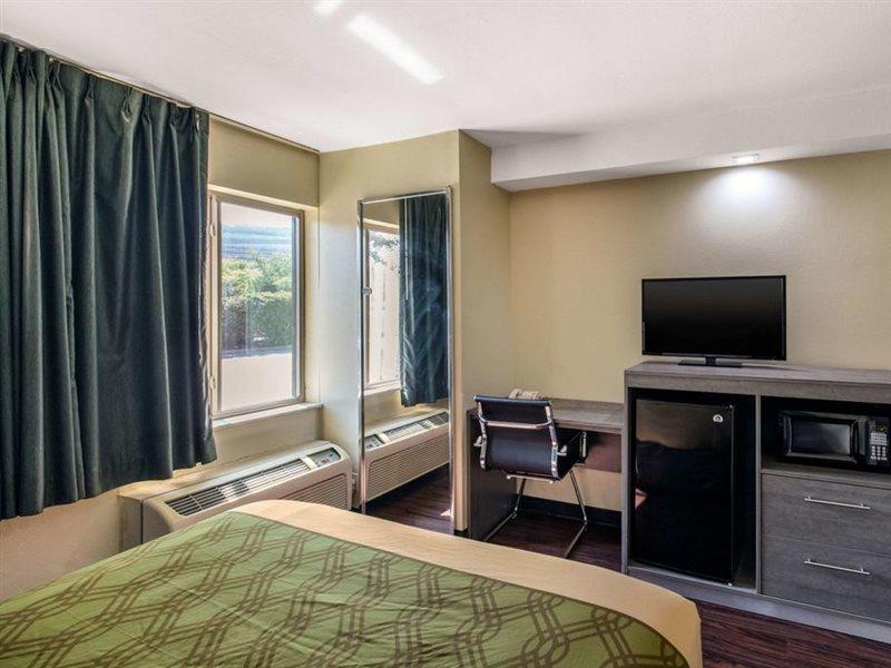Quality Inn & Suites Richardson-Dallas Bagian luar foto