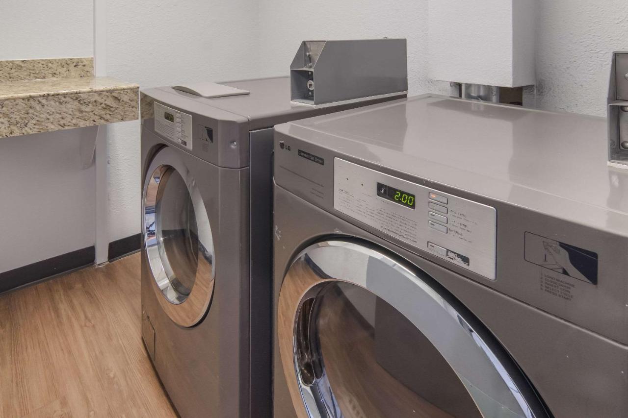 Quality Inn & Suites Richardson-Dallas Bagian luar foto