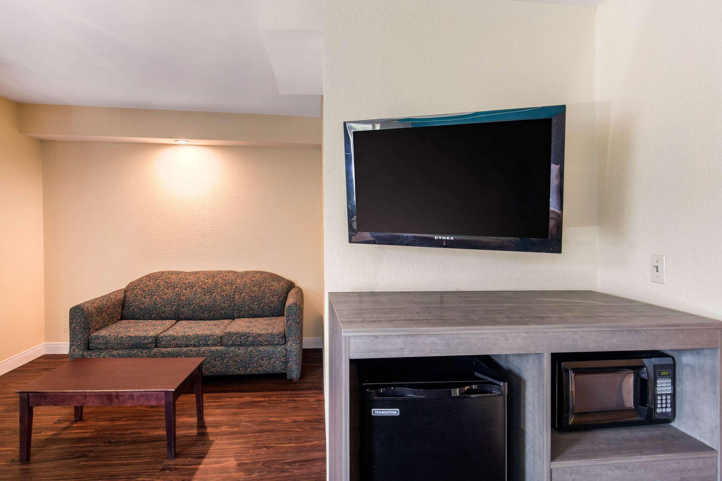 Quality Inn & Suites Richardson-Dallas Bagian luar foto